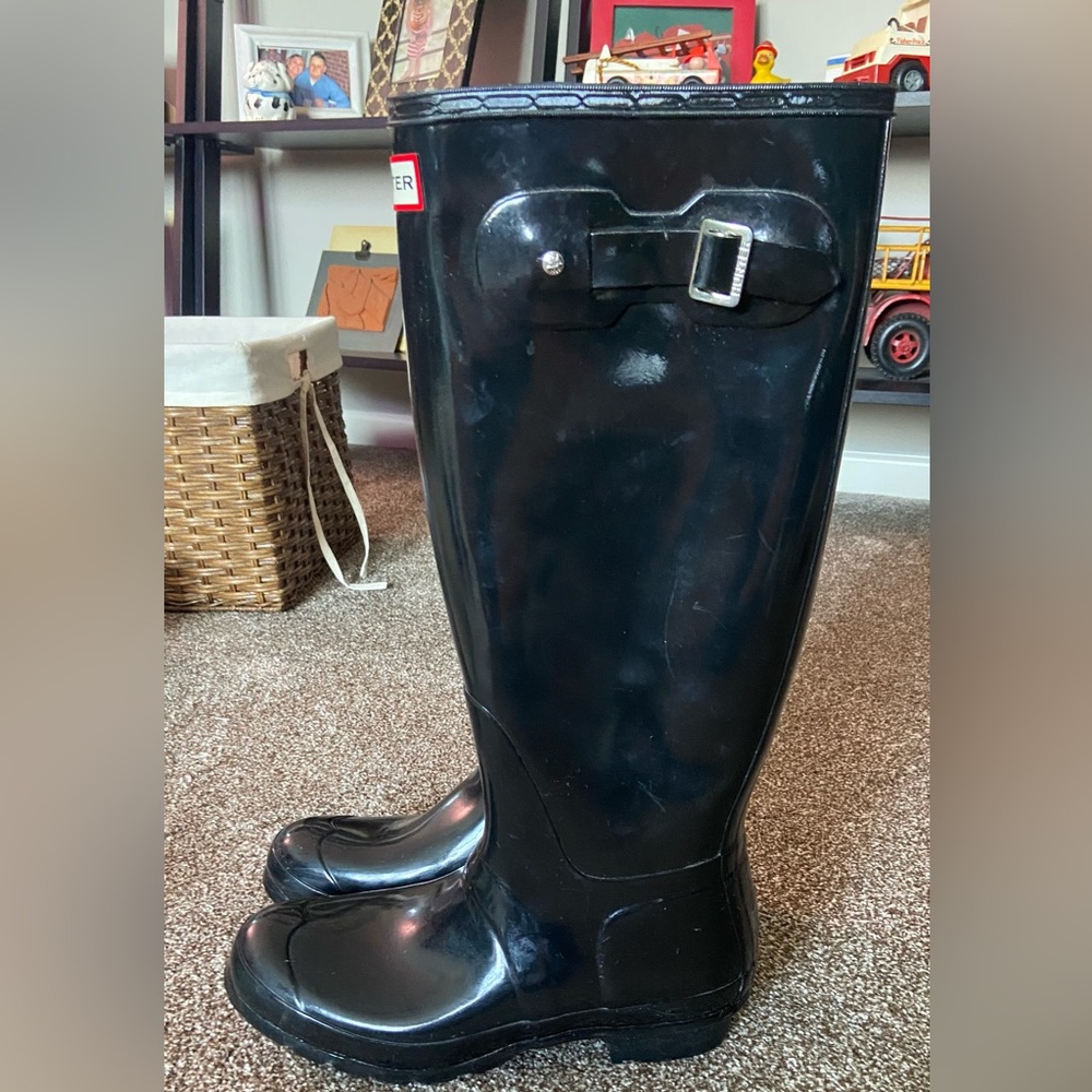 LIKE NEW Hunter Black Original High Gloss Tall Rain Boots Size 9